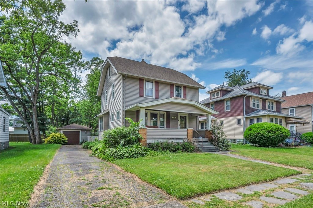 Photo of 1940 E 34th St Lorain OH 44055